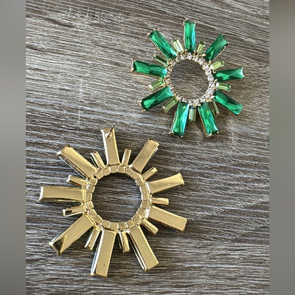 Statement stud earrings A112 - Picture 2 of 3